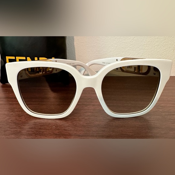 FENDI Square Acetate-frame Sunglasses in White - Like New - Picture 3 of 9